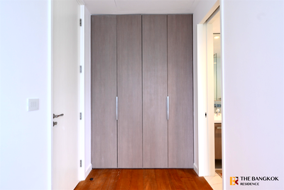 Condos for sale : 185 Rajadamri near BTS Ratchadamri Big discount, full deal