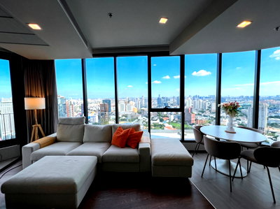Condos for rent : 🔥 2-bed, 46th floor, Thonglor. City one side, river the other