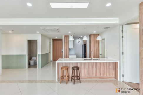 The Empire Place Luxuriously Elevated Unit