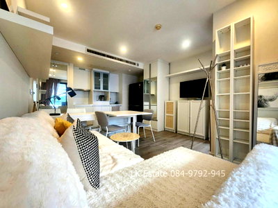 Condos for rent : A Hidden Gem- Charming 1-bed in CBD, Few Steps from BTS Chong Nonsi