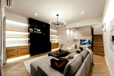 บ้านเดี่ยวให้เช่า : ให้เช่าทาวน์โฮมหรู ติดเอกมัย–ทองหล่อ | 5 ห้องนอน | 350 ตร.ม. | เดินถึง BTS พระโขนง | Line: puttcapital  ค่าเช่า 150,000 บาท/เดือน