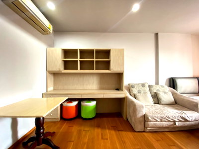 Condos for rent : Hive Sathorn-taksin condofor rent