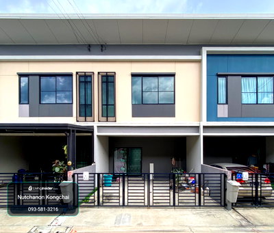 ทาวน์โฮม บางใหญ่ นนทบุรี : ขายทาวน์โฮม 2 ชั้น สิริ เพลส บางใหญ่ (Siri Place Bangyai)4 ห้องนอน | 3 ห้องน้ำ เพียง 2.3ลบ.