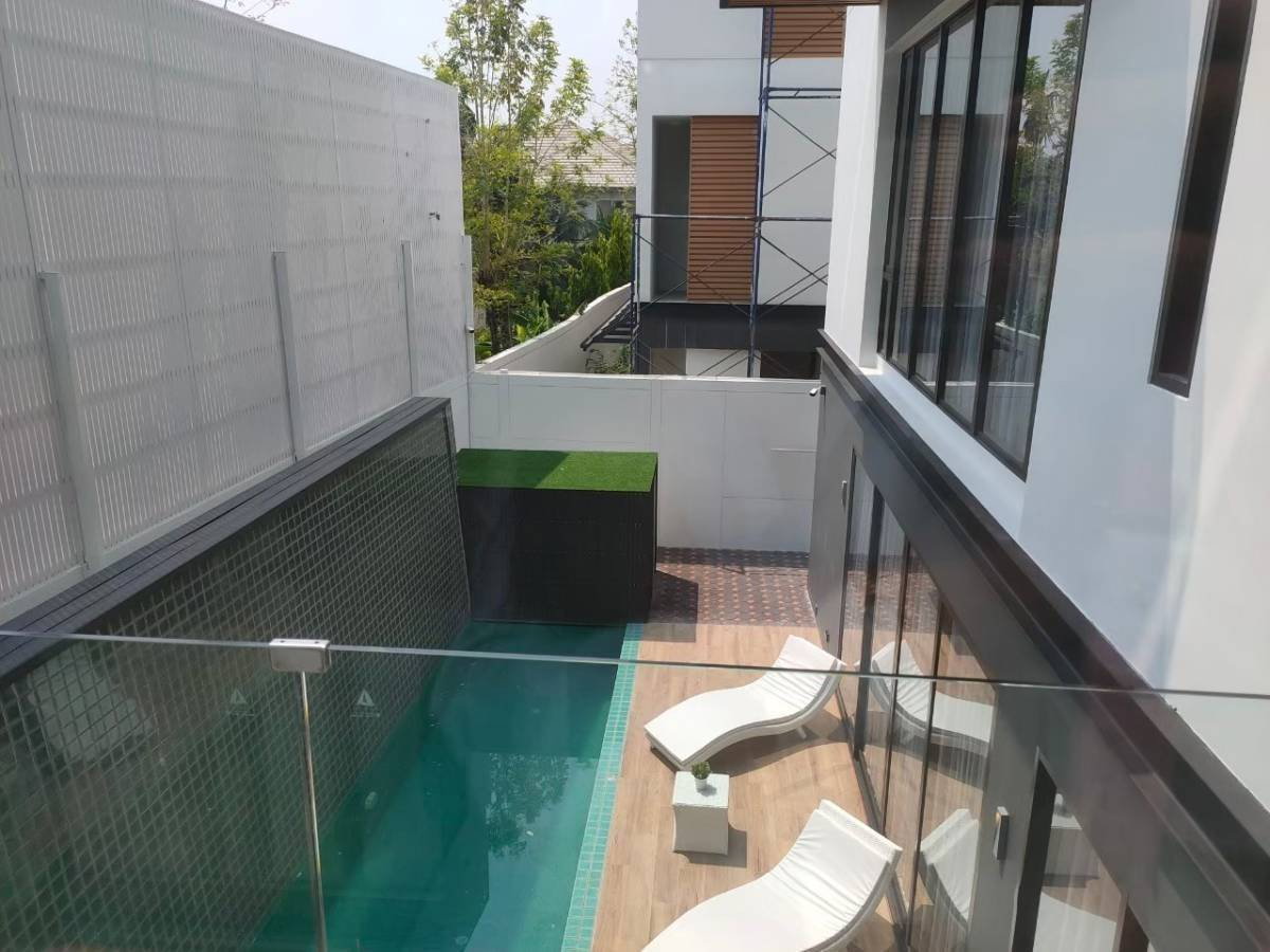 รูป ให้เช่า 4 ห้องนอน 580 ตร.ม พร้อมเข้าอยู่ -- โทรด่วน 094-641-5974 - รูปที่ 39/47