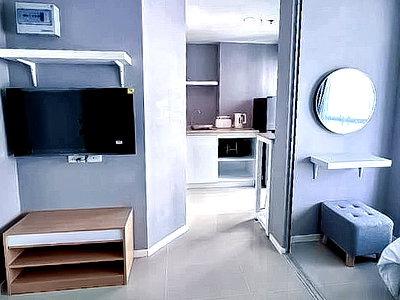 Condos for sale : 1 Bed Condo for Sale Lumpini Seaview Jomtien Pattaya Pool View