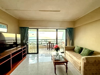 Condos for sale : Studio Condo for Sale Metro Jomtien Condotel Pattaya Sea View
