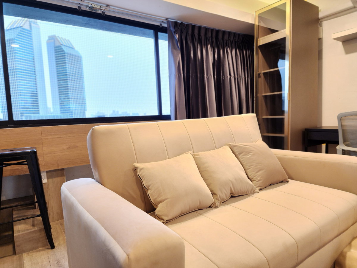 รูป 🔥 3.29 ล้าน ได้ 2 ห้องนอน 54 ตร.ม. ชั้นสูง ใจกลางรัชดา! 🏙 ขาย Srivara Mansion 2 | ชั้น 16 | แต่งสวย เฟอร์ครบ พร้อมอยู่ - รูปที่ 8/12