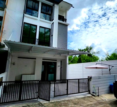 เช่าทาวน์โฮม กรุงเทพมหานคร : P0896/[เช่าด่วน] ทาวน์โฮมAreeya Mandarina Sukhumvit 77 (อารียา แมนดารีน่า สุขุมวิท 77)