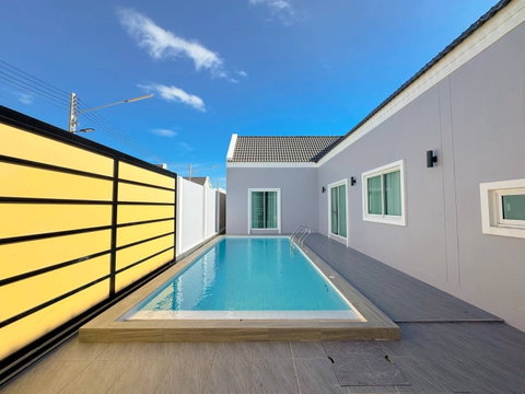 4 Bedroom Pool Villa for Sale Siam Country Club Mabprachan