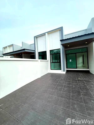 Houses for sale Chao Fah Road Phuket : 3 Bedroom House for sale in Chalong, Phuket  6706327