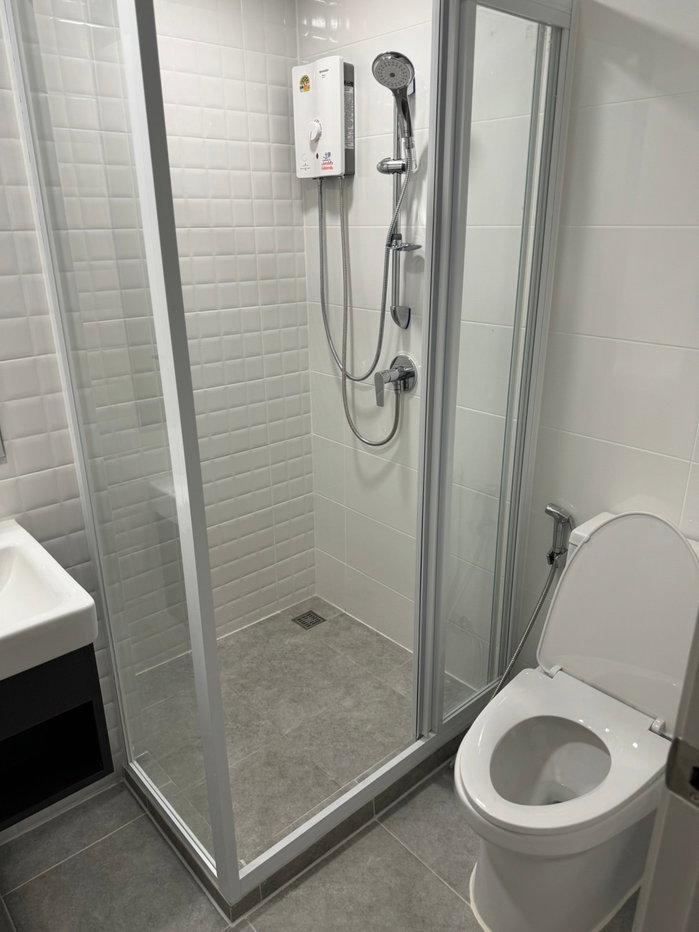 picture Fully furnished condominium in prime area - 8/22