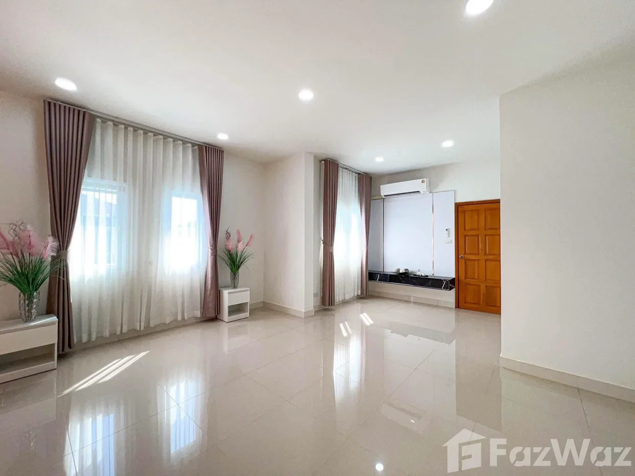 รูป วิลล่าให้เช่า 5 ห้องนอน ในโครงการ เลคไซด์ คอร์ท 3 1920437 - รูปที่ 44/61