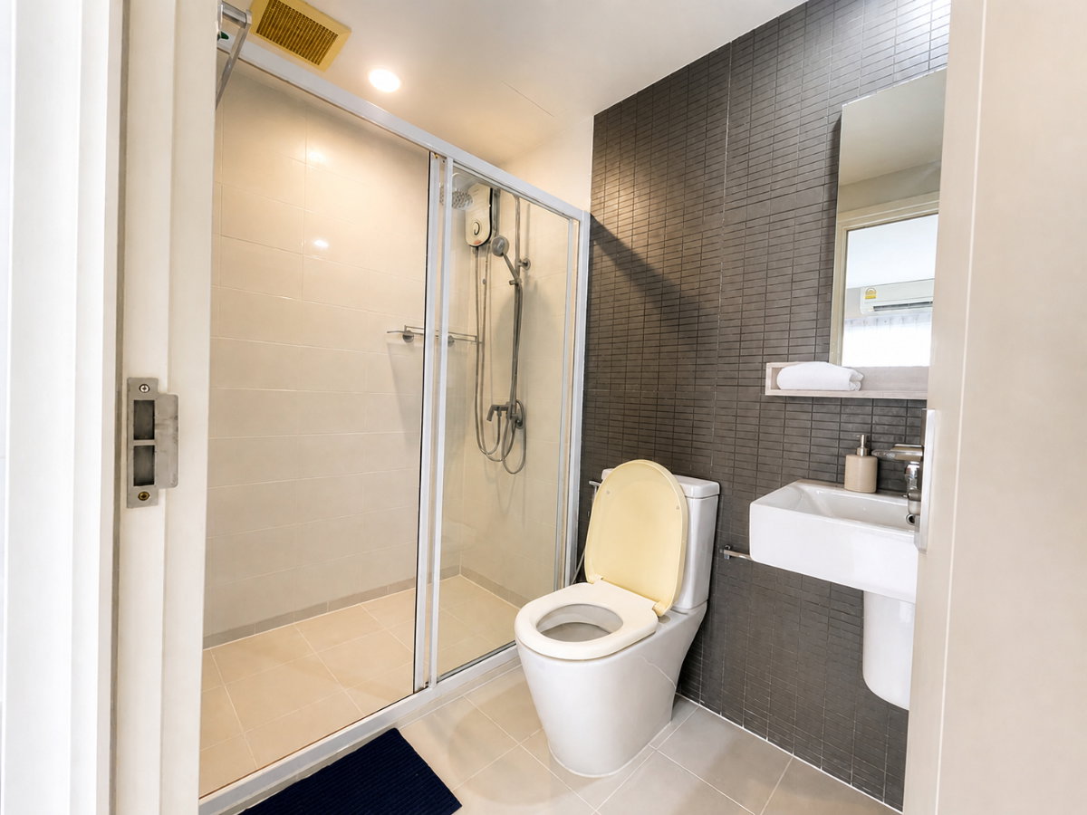รูป ขายคอนโดพร้อมผู้เช่า! รับรายได้ทันที ใกล้รถไฟฟ้าสายสีเหลือง แต่ง Built-in เฟอร์ครบ ทำพื้นทำม่านใหม่(เจ้าของขายเอง) - รูปที่ 3/15