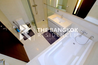 Condos for sale : Hurry to book!! Unexpected value Quattro by Sansiri