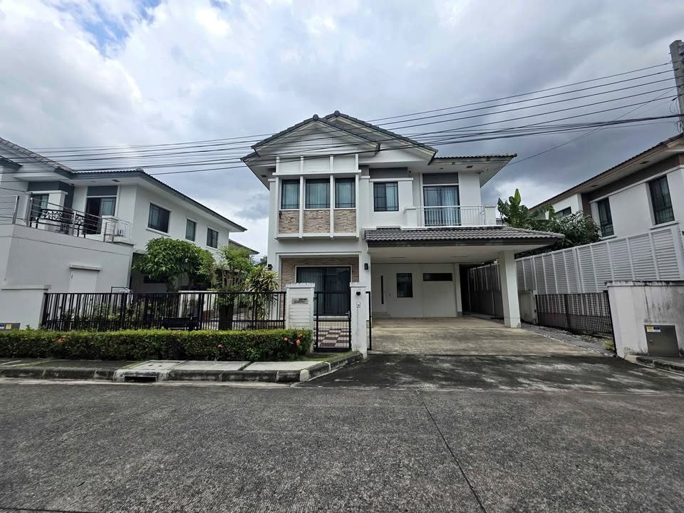 HR3789ให้เช่าบ้านเดี่ยว 2 ชั้น มัณฑนา เลค วัชรพล (ถนนสุขาภิบาล 5) บ้านสวย เฟอร์ฯ ครบ เครื่องซัก-อบผ้าในตัว ส่วนกลางทะเลสาบใหญ่ ใกล้ทางด่วน