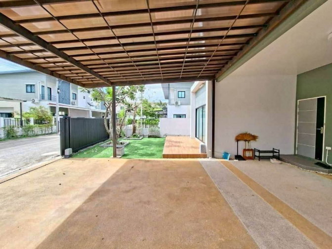 รูป ขายบ้านแฝดหลังมุม ใกล้ทะเลบางแสน ม.เดอะวิชแอทข้ามหลาม ชลบุรี - รูปที่ 12/14