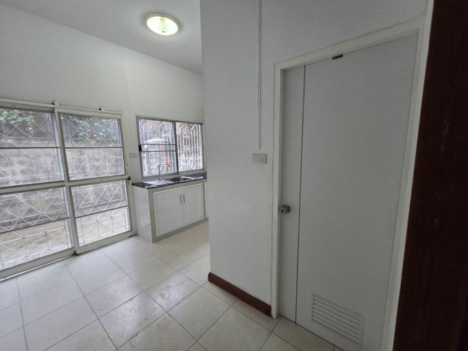 4-bed townhouse for rent, 20 sqm, 20 sq wah, Bueng Kum