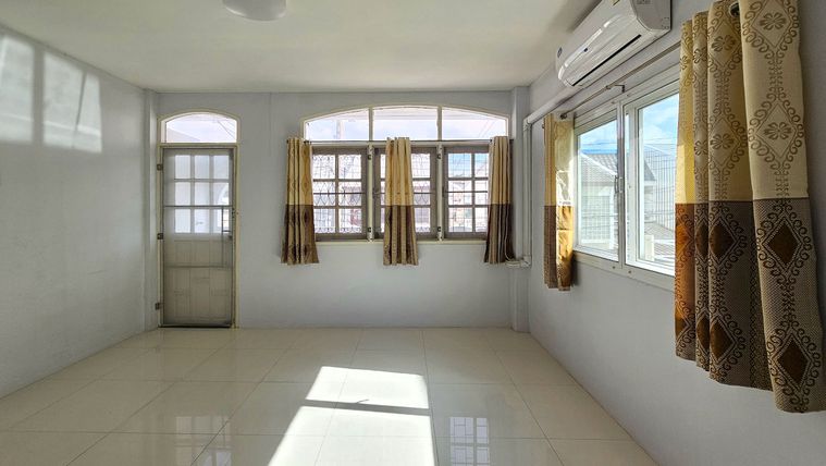 2-bed townhouse for rent, 150 sqm, 18 sq wah, Wang Thonglang