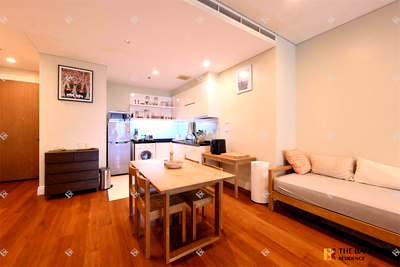 Condos for sale : Bright 24 Book quickly before the room is gone!!