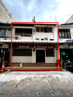 Shophouses for rent Bangkok : Commercial shophouse for rent: 2 adjoining units on Charoen Krung Soi 44, directly opposite Sarnies Bangkok.