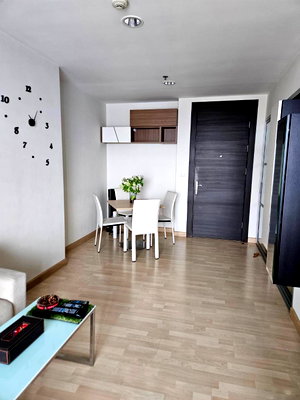 Condos for rent : Condo for rent, Rhythm Ratchada, 1 bedroom, corner room (47 sq m) 18,000 baht, fully furnished , ready to move in. 099-802-8562