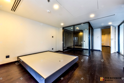 Condos for sale : Luxury Condo Ready to Move-in at the Best Location Park Origin Chula-Samyan near MRT Hua Lamphong Station