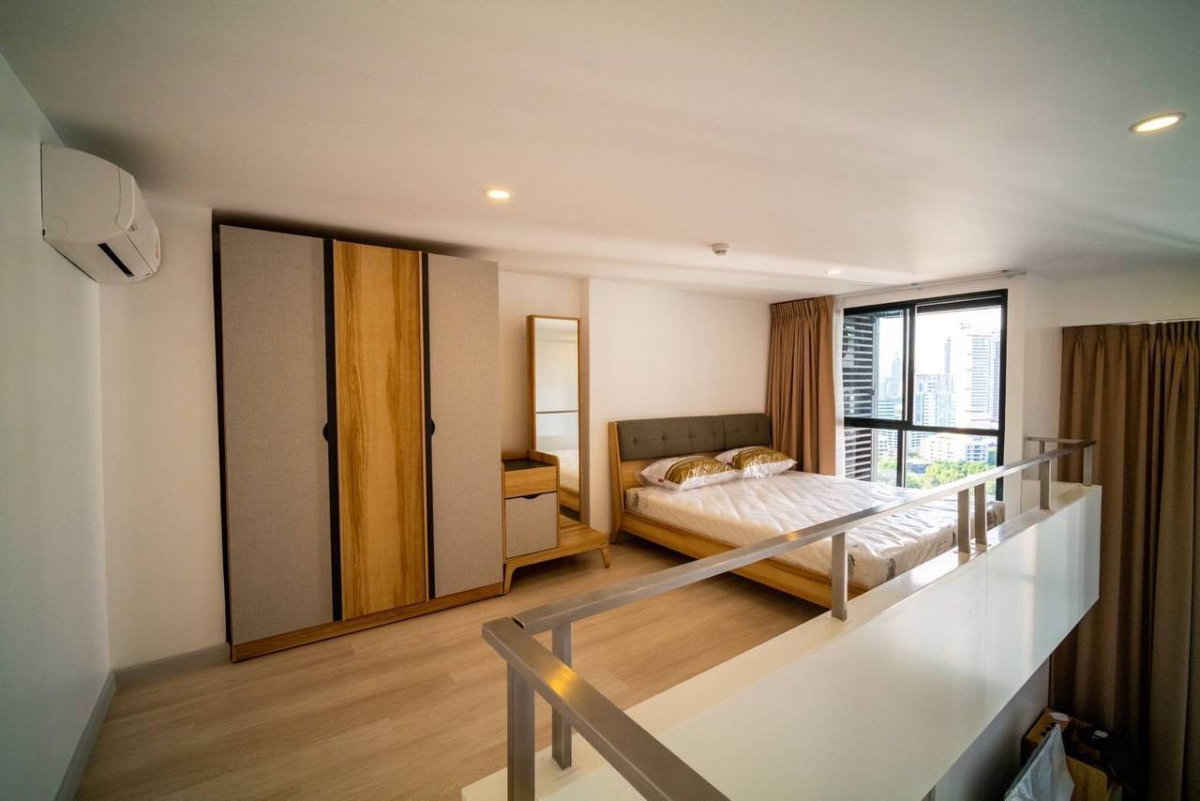 รูป Knightsbridge Prime Sathorn【𝐑𝐄𝐍𝐓】🔥ฟิลบ้านสองชั้นสเปซกว้าง ห้องนอน upstairs เป็นสัดส่วน Mood ผ่อนคลาย 🔥 ติดต่อไลน์ไอดี: @hacondo - รูปที่ 1/7