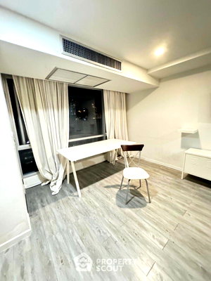 Condos for rent : 200m To BTS Nana | 1-BR The Trendy Condominium (ID 2321309)