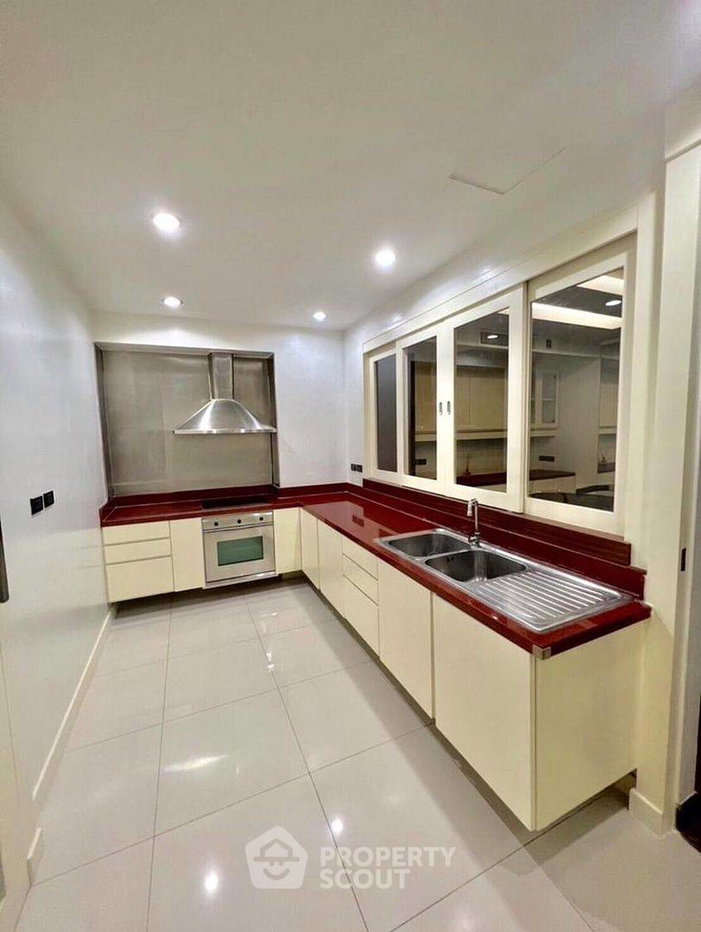 รูป เลี้ยงสัตว์ได้ คอนโด 4 ห้องนอน 319 ตร.ม. ชั้น 19 City Lakes Tower Sukhumvit 16 ใกล้ BTS Asoke (ID 881394) - รูปที่ 2/8