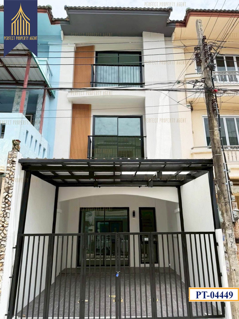 Home office for sale : Newly renovated 4-story townhome for sale in a modern style, located in a prime location in Pakkret.