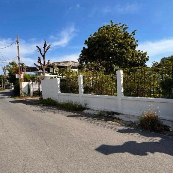 รูป LTH16091 - Prime Land for Sale Pridi 14 | 166 sq.w. | 2 Title Deeds | BTS Phra Khanong | 24.9 MB | ที่ดินทำเลดีขาย ปรีดีพนมยงค์ - รูปที่ 4/5
