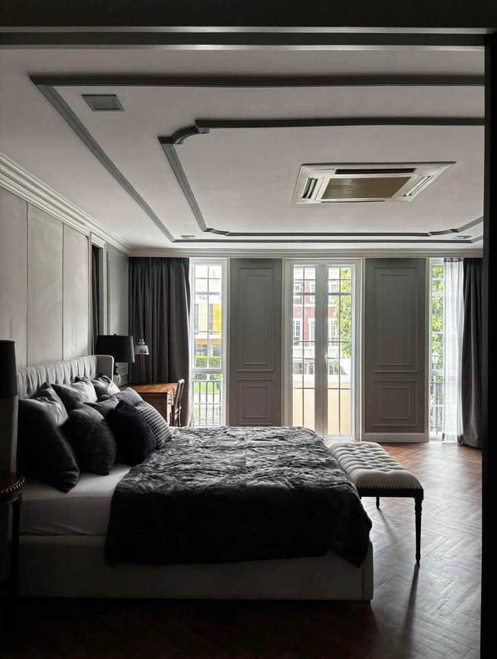 Townhouses for rent : LTH16089 - Luxury Corner Townhouse for Rent On Nut | Garden Square Sukhumvit 77 | 250 sq.m. | 4 Beds 3 Baths | BTS On Nut | 125K
