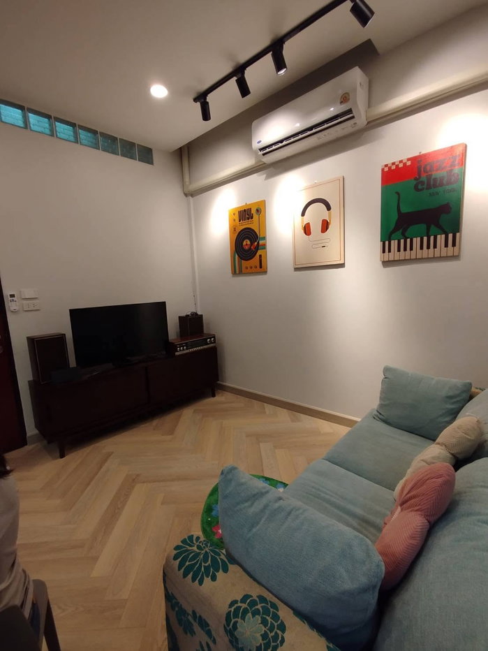 รูป ให้เช่าทาวน์เฮาส์ Renovated ใหม่ พร้อมพื้นที่ Commercial ชั้นล่าง - รูปที่ 1/19