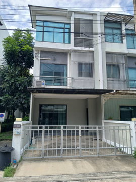 Townhouse for rent in The Metro project, Soi Mistine, Ramkhamhaeng.