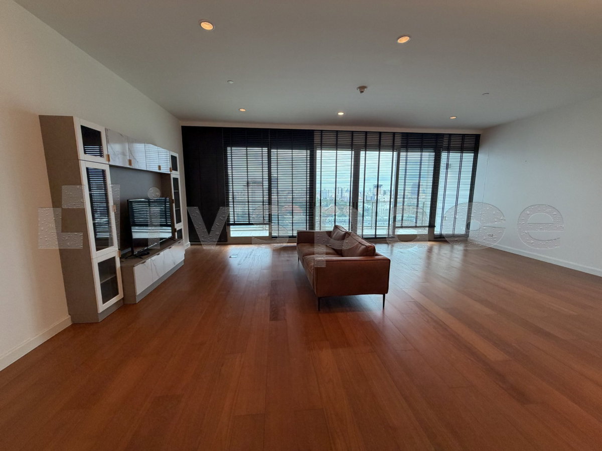 ▚ L0DC03ツ ให้เช่า: 185 Ratchadamri 3 Bed 223ตร.ม. ยูนิตใหญ่ วิวสนามม้าสุดปัง รีโนเวทพร้อมอยู่(Partly Furnished) 🏙️✨