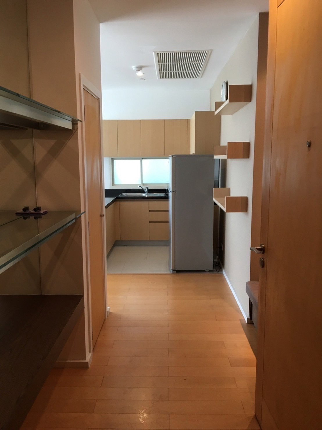 Shock price for rent at Wind ratchayothin