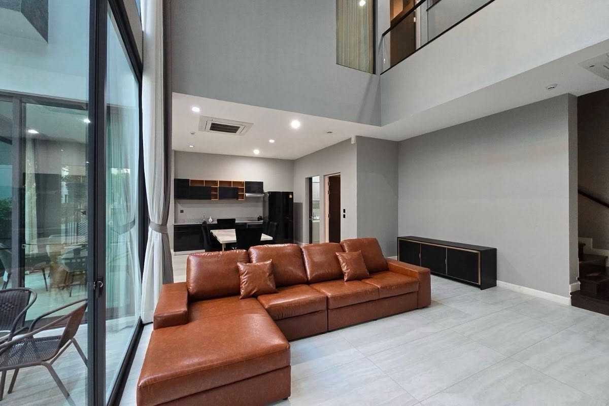 รูป LTH16087 - Luxury Pool Villa for Rent Phattanakan | The Gentry Phattanakarn 2 | 440 sq.m. | 4 Beds 5 Baths | 230K - รูปที่ 8/10