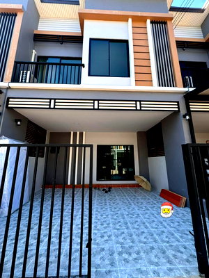 เช่าทาวน์โฮม ม.นอร์ทกรุงเทพ วิทยาเขตสะพานใหม่ : 🏡✨ ให้เช่าทาวน์โฮมหลังใหญ่ หมู่บ้านดิ เอเทรียม เพิ่มสิน 20 แยก 5 3 ห้องนอน 2 ห้องน้ำ บ้านกว้าง ฟังก์ชันครบ ตกแต่งสวย