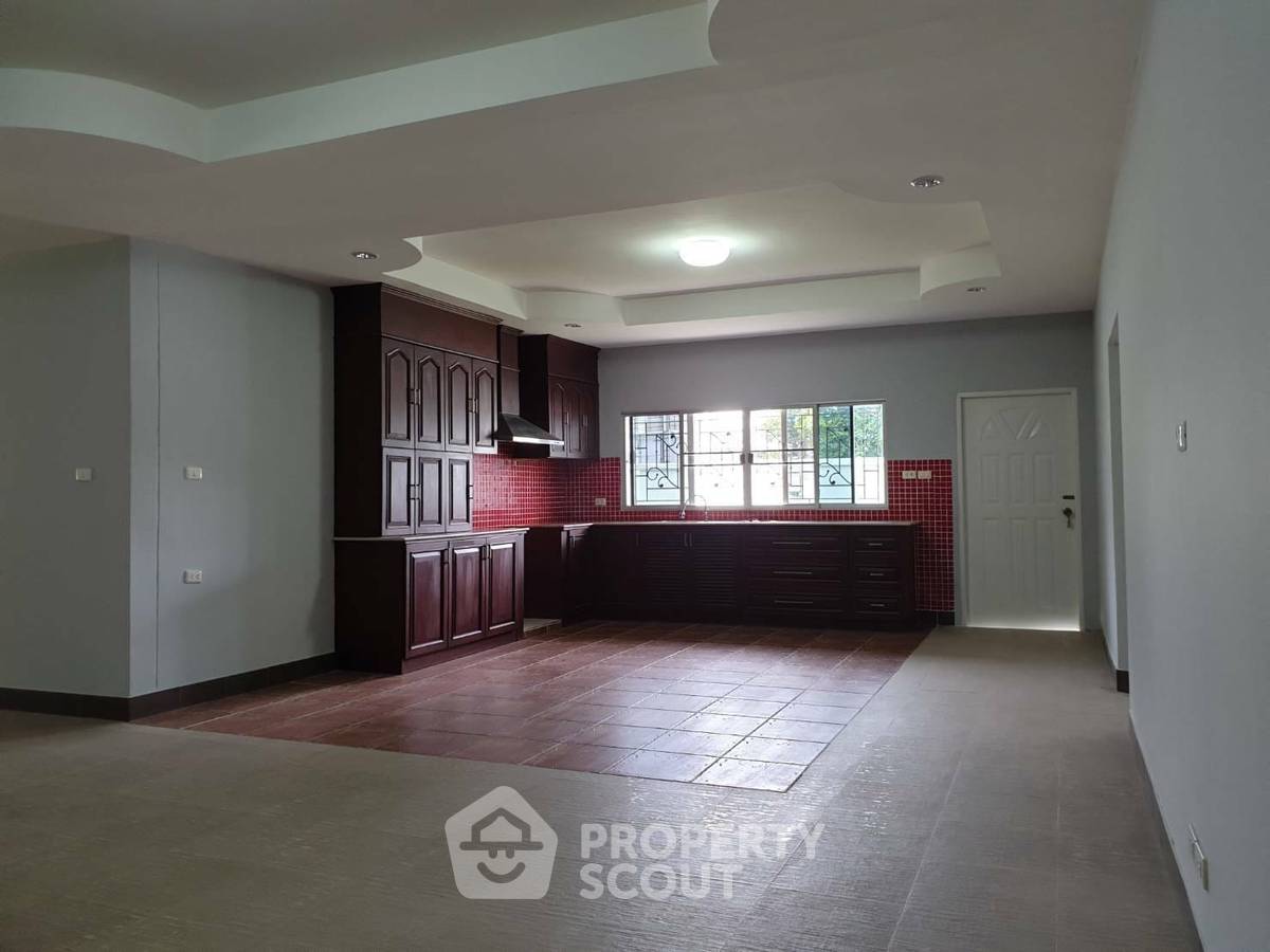 picture Pet-Friendly 4-BR House On Large Land, 280 Sqm (ID 3231655) - 2/10