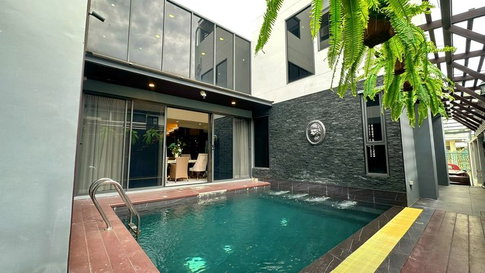 ✨✨✨บ้านเดี่ยวหรู 3 ชั้น 🏢 พร้อมลิฟต์และ🌊สระว่ายน้ำส่วนตัว  📍อินทามระ 28–รัชดาภิเษก ทำเลใจกลางเมือง
