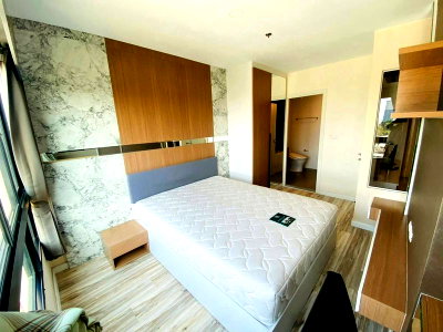 Condos for sale : Urgent Sale: Plus Condo Sriracha. Excellent location, near industrial estate, convenient transportation.