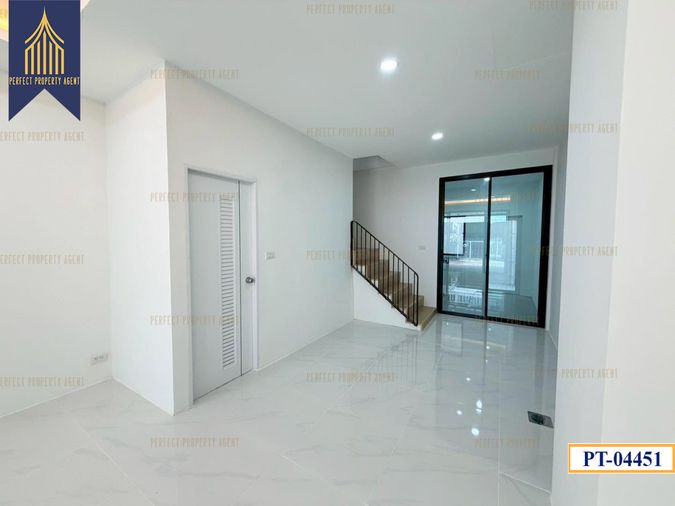 ขายทาวน์โฮม 2 ห้องนอน 90 ตร.ม. 16 ตร.ว. เขตดอนเมือง