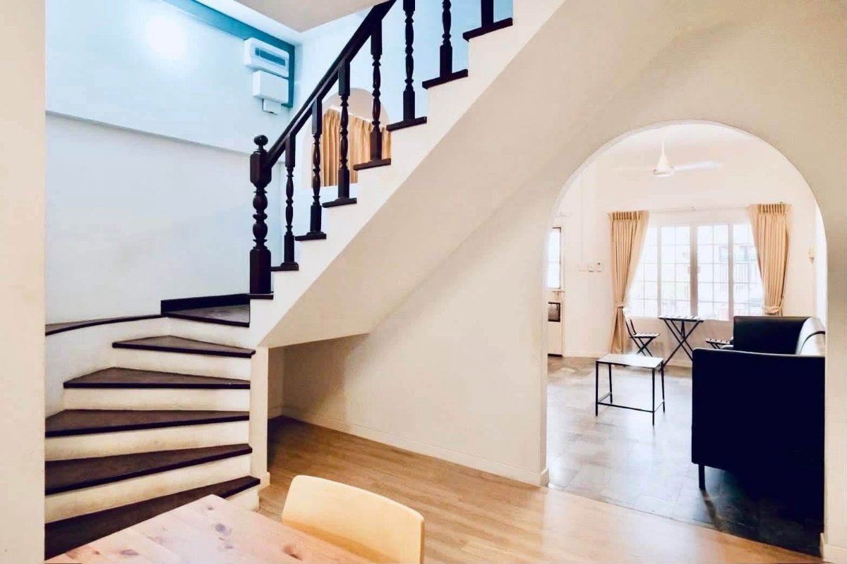 รูป 🏡✨ให้เช่าทาวน์เฮ้าส์ 3 ชั้น หมู่บ้านแฮปปี้แลนด์วิวล์ ซอยลาซาล 32 3 ห้องนอน 3 ห้องน้ำ หลังมุม ใกล้ BTS แบริ่ง–บางนา - รูปที่ 6/13