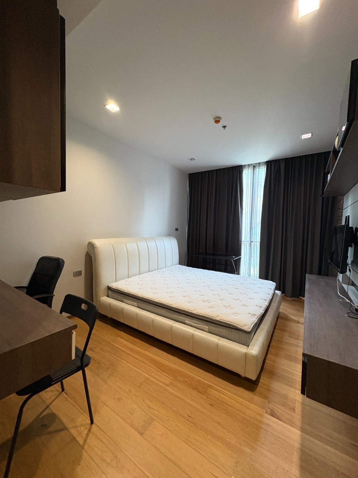 ให้เช่า 1 ห้องนอน 45 ตร.ม พร้อมเข้าอยู่ -- โทรด่วน 094-641-5974