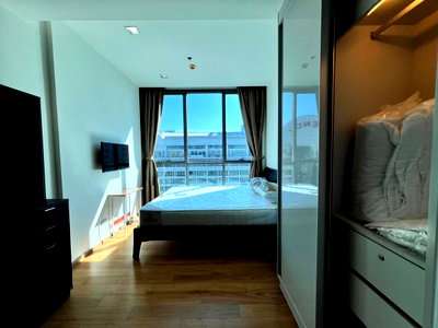 Condos for sale : Hyde Sukhumvit 13 | 16th High Floor 1BR (Urgent Below-Market Sale near BTS Nana & Asoke Hub!) 4,650,000 THB