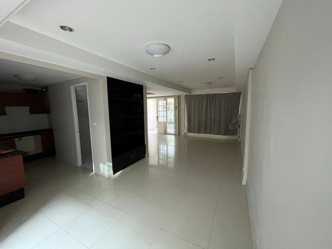 4-bed townhouse for rent, 200 sqm, 27 sq wah, Yan Nawa