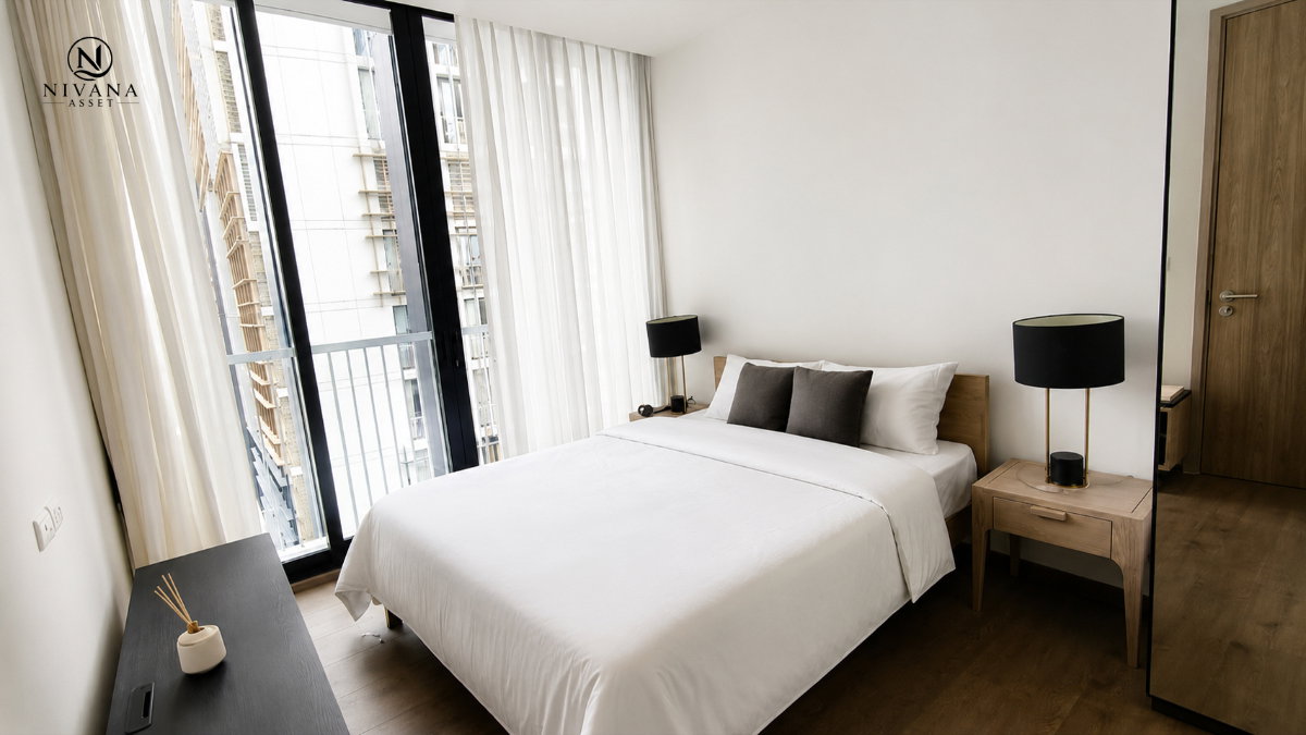 picture Brand New. Beautifully Furnished. Perfectly Located. - 7/22