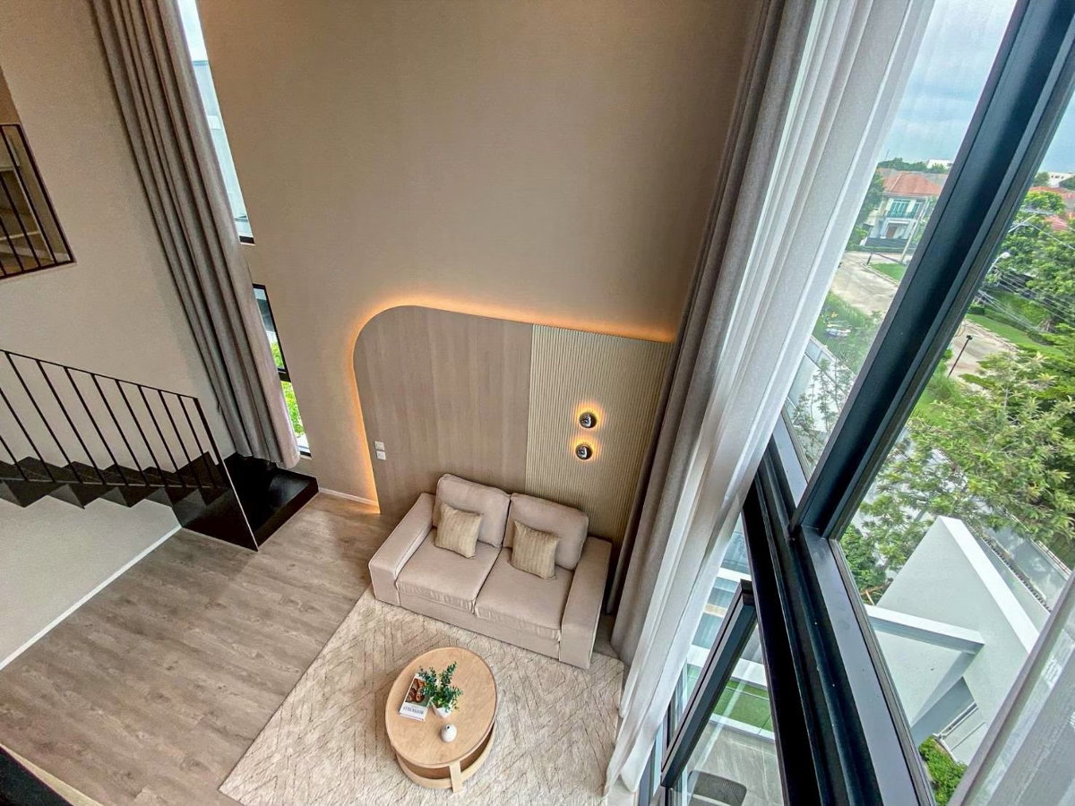 รูป Space & Layout: 421 sq.m of usable area, featuring 4 Bedrooms, 5 Bathrooms, 1 Maid room, and 4 Parking spaces - รูปที่ 5/20