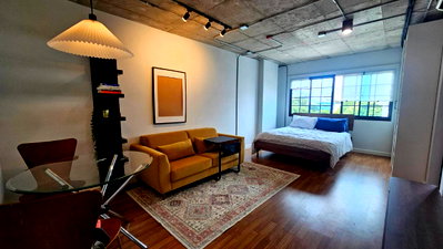 Condos for sale : One Thonglor Station: 31 sq.m. Studio Loft, 200m from BTS Thong Lo behind T-One. High Yield 8%+, fully furnished, only 3.65 MB. 