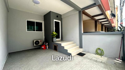 ทาวน์โฮม ชลบุรี : ทาวน์เฮาส์ 2 ห้องนอนสไตล์โมเดิร์น ในเขาตาโล พัทยาตะวันออก